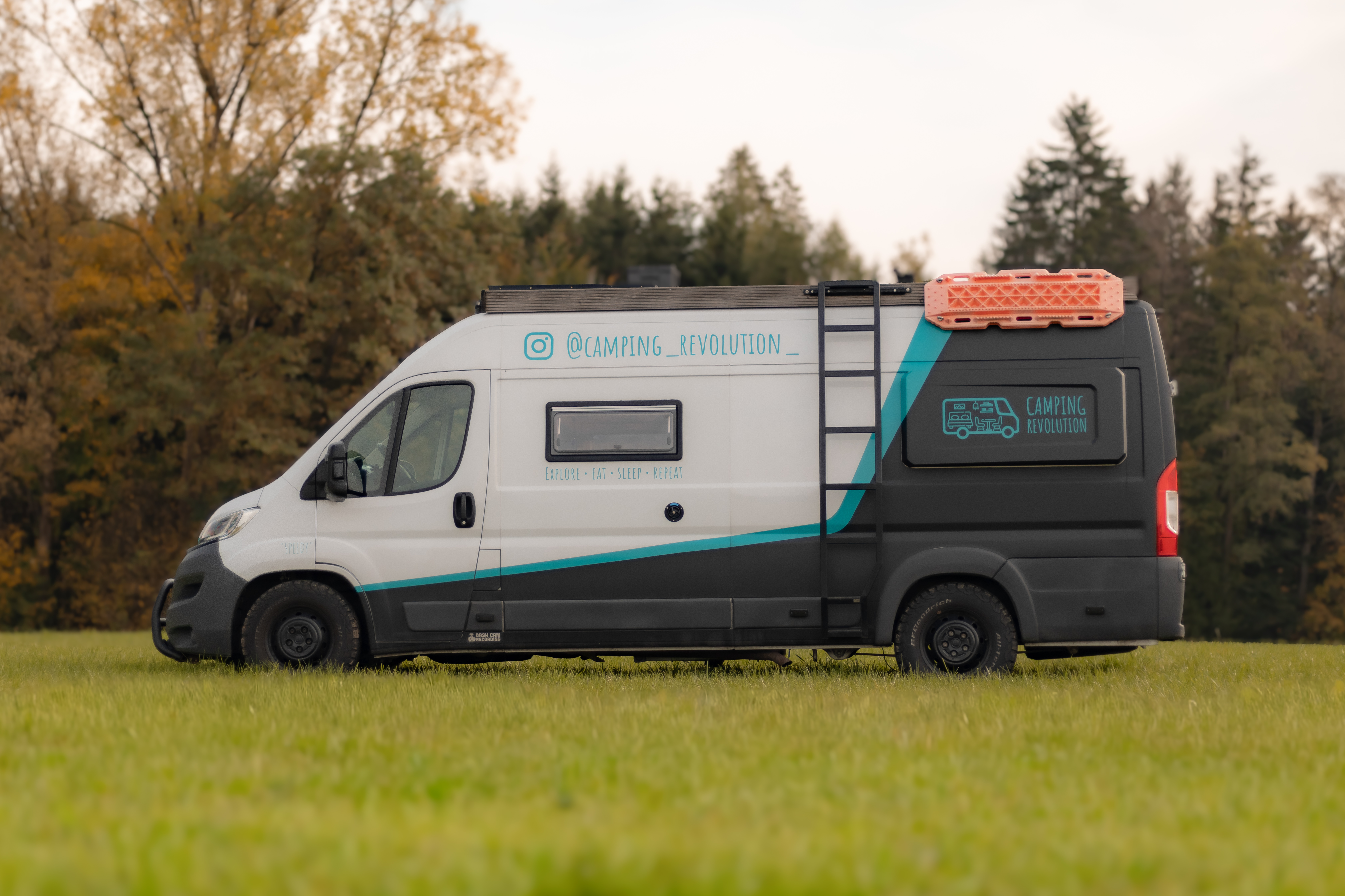 Fiat Ducato L5H2 Camper – hochwertiger Individualausbau, Longsleeper-Bett, Dachterrasse | 177 PS