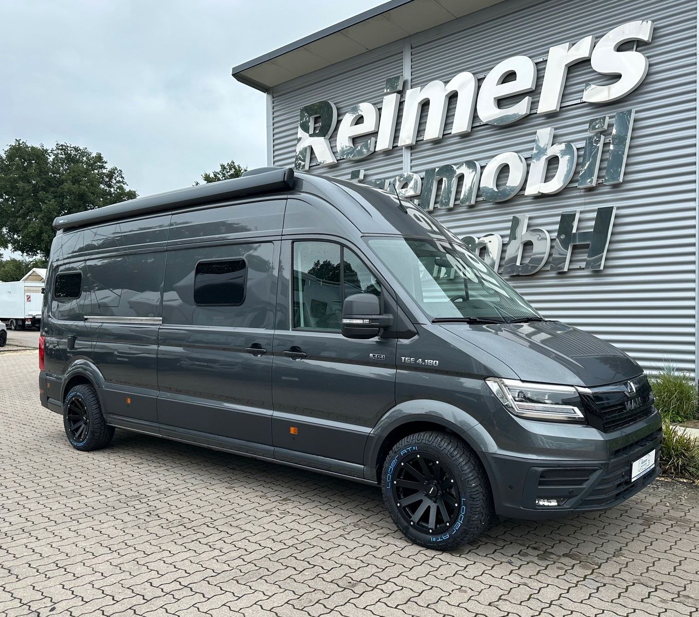 LOEF auf MAN TGE 4.180 4x4 Automatik