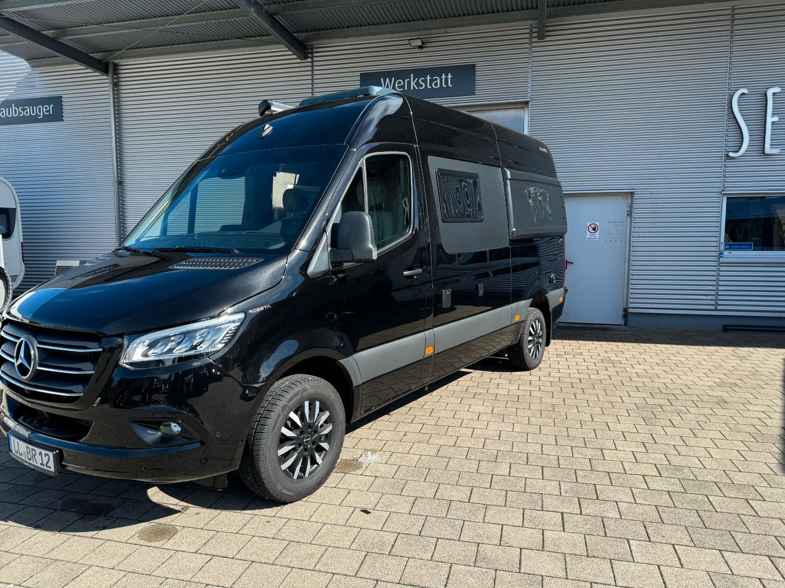 Wir verkaufen im Kundenauftrag einen nahezu unbenutzen Robeta Adonis der aus gesundheitlichen Gründen abgegeben wird.\\\\Das erste Serienmodel von Robeta auf Sprinter Basis! Die Serienausstattung ist bereits sehr umfassend und lässt kaum noch Wünsche o...