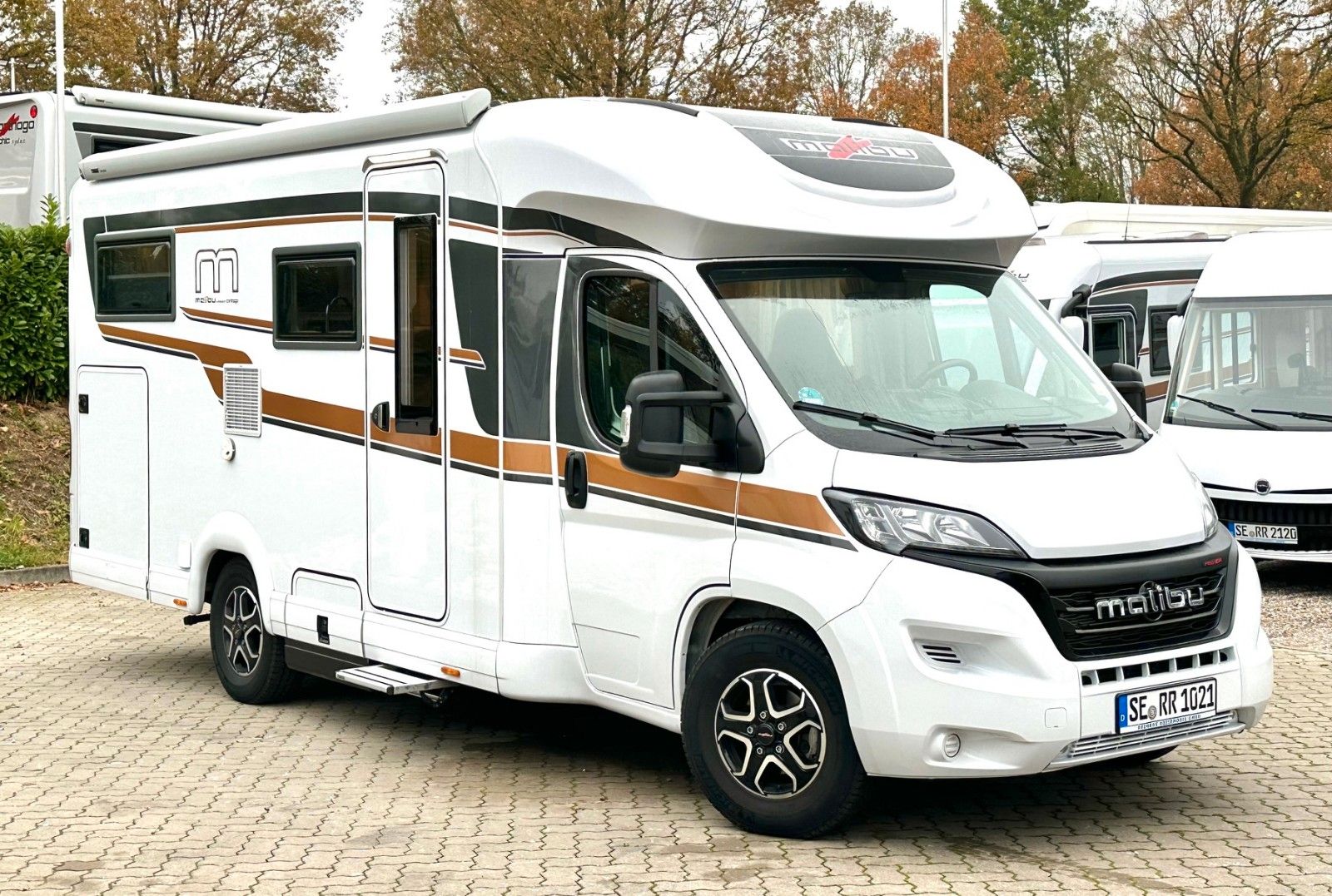 MW102/grün - #2X83238\\----**Reduziert! Von: € 104.500,-- auf: € 95.950,-- Sie sparen: € 8.550,--**----**Auf Fiat Ducato f40 heavy – 2,2,l - 132kW/180PS **\\\\**Ausstattung:**\\* Motor 180 PS / 132 kW, Euro 6d Final, f40 heavy (zul. GG 4.250 kg), 9G-Wa...