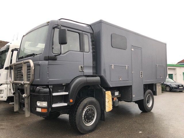 \\* **MAN TGM 18.360 Projekt**\\* **Motor ohne Adblue,ohne viel Steuertechnik**\\* **4x4 Einzelbereift - Baustellenbereifung**\\* **Motoradträger 1000 kg**\\* **4 grosse Stauklappen**\\* **Eingangstür mit Treppe (heruntergesetzt)**\\* **GFK Aufbau mit ...
