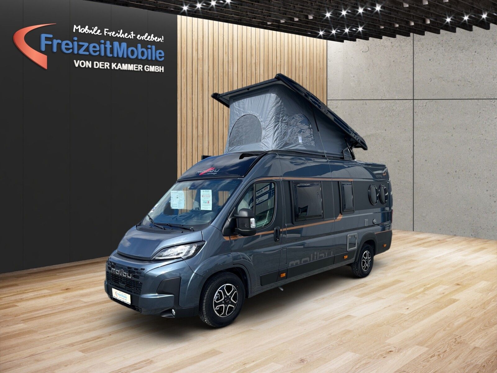 * **Modell 2025**\\* **Motor / Chassis:** Fiat Ducato 2,2 l MultiJet 3\\* **Leistung:** 132 kW / 180 PS\\* **Getriebe:** Automatik\\* **zul. Gesamtgewicht:** 4000 kg\\* **Bett(en):** Einzelbetten, Schlafdach\\* **Polster:** Paris\\* **Holzdekor:** Stil...