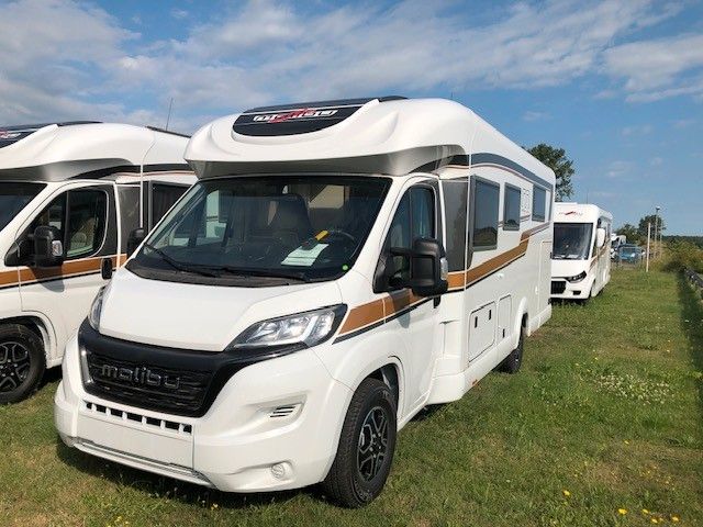 **Chassis-Paket:\\Malibu Radzierblenden\\Kühlergrill in Hochglanz schwarz\\Zentralverriegelung Fahrerhaustür\\Außenspiegel elektrisch verstell- und beheizbar\\elektr. Fensterheber\\Ladebooster\\Fahrerhauskomfortsitze mit Neigungs- und Höhenverstellung ...