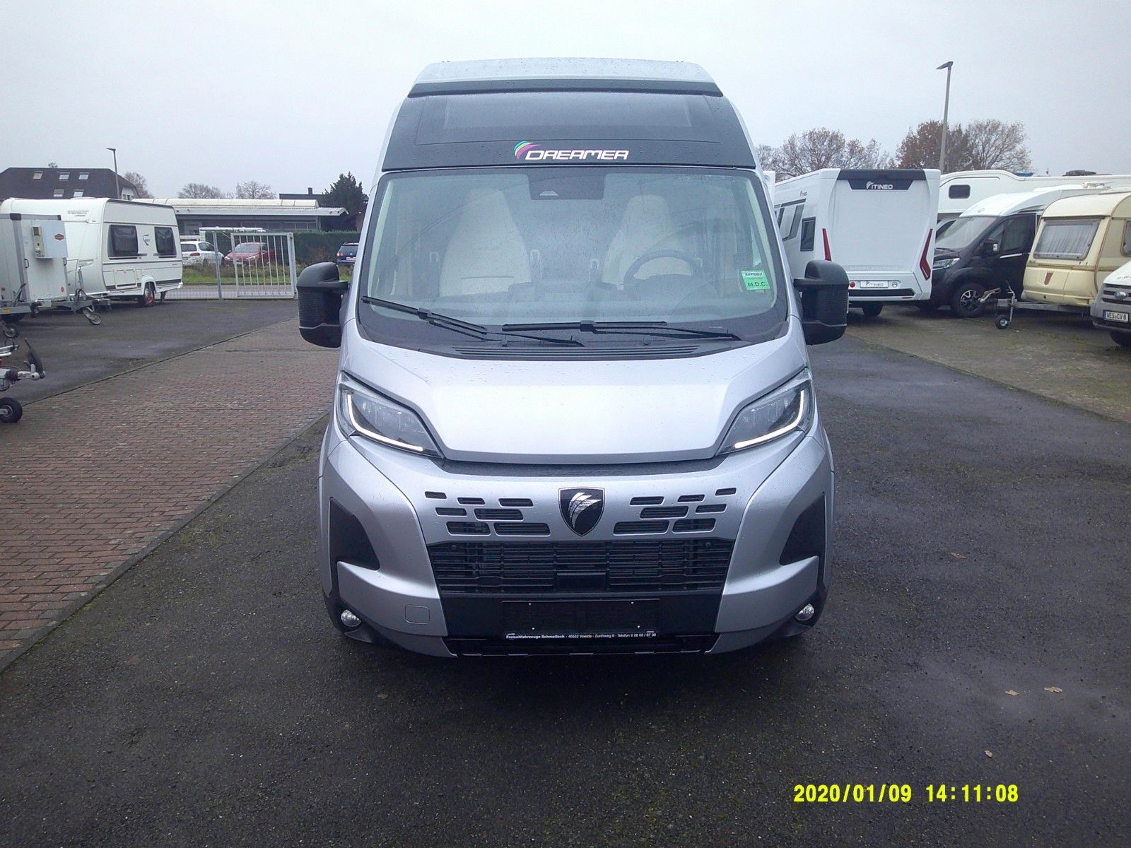 Neuheit D68UP Select mit zusätzlichem Komfort und Platz durch das Aufstelldach!\\\\AUSSTATTUNG/AUFTEILUNG:\\-4 große Slafplätze\\-Einzelbetten mit KING-SIZE-Erweiterung\\-Aufstelldach-Bett\\-Badezimmer DUOSPACE mit schwenkbarer Wand zum freilegen des D...