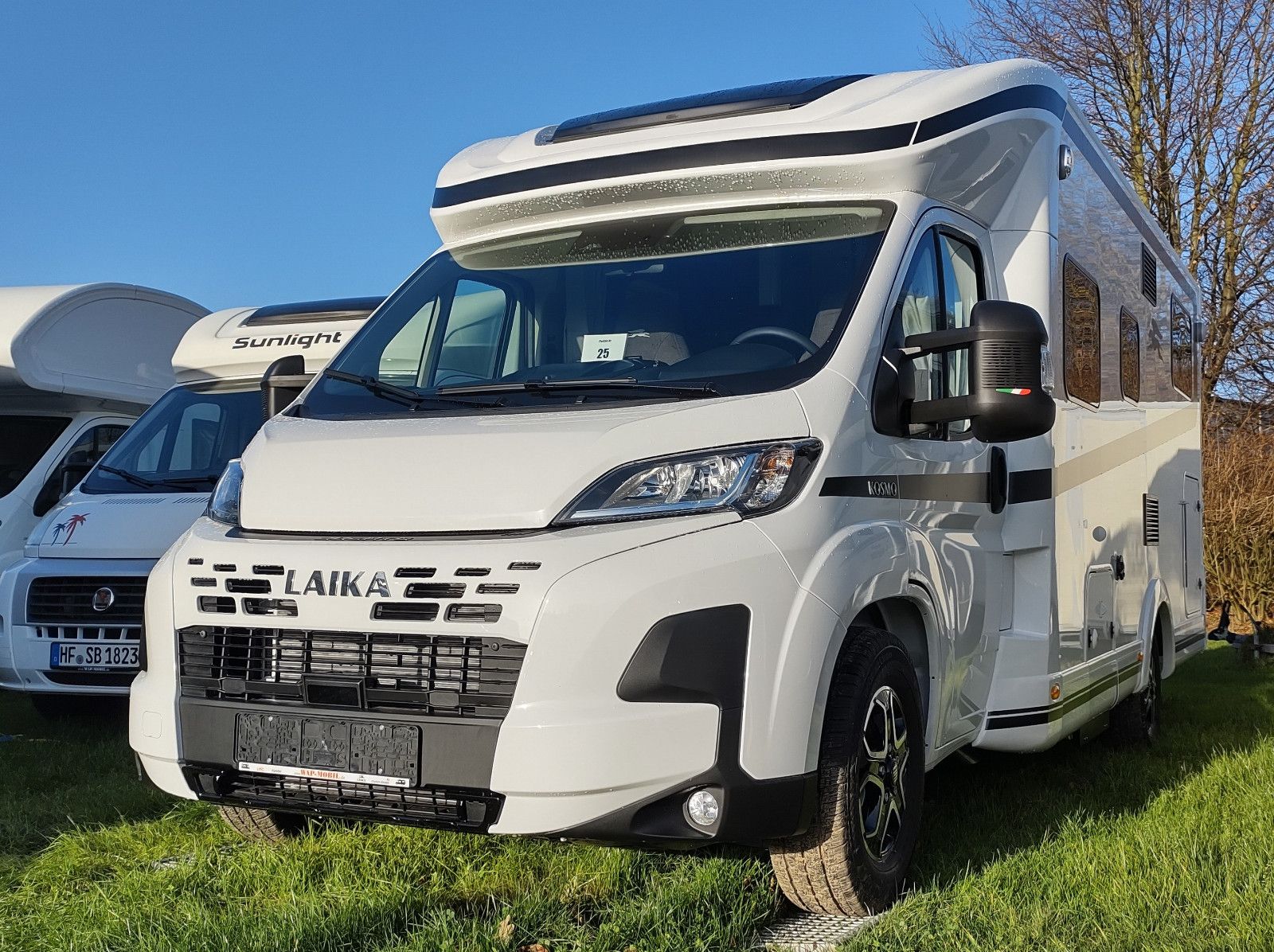 Neufahrzeug Modell 2025: **Laika Kosmo 319** mit Einzelbetten und Heckgarage\\\\Sonderausstattung:\\\\+ Chassis Pro Paket\\\\+ Komfort Paket\\\\+ Multimedia Paket\\\\+ Safety Paket\\\\+ Automatikgetriebe\\\\+ Markise\\\\+ Gasregler Duo Control\\\\+ Bet...