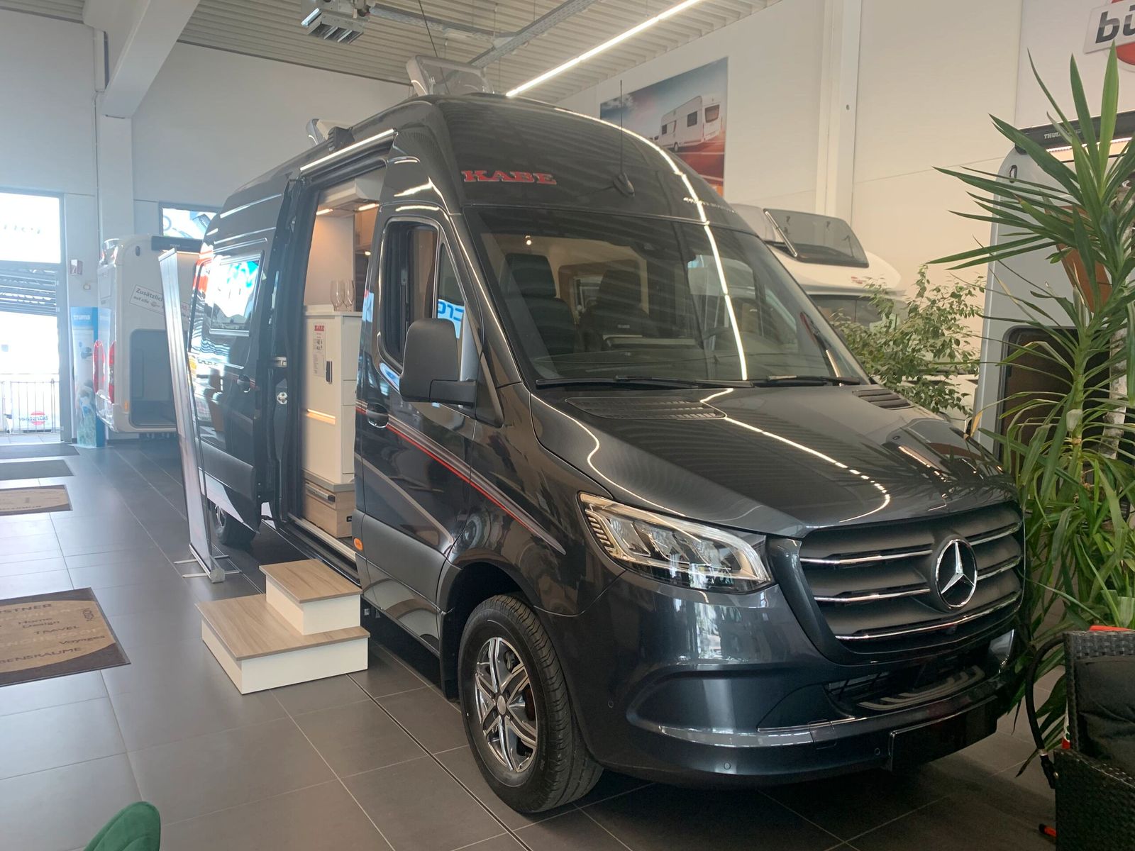 KABE Van 690 LB Mercedes 190 PS