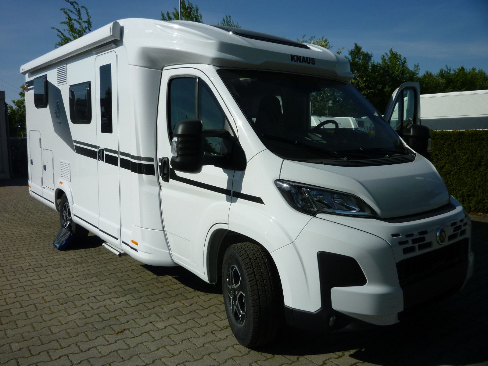 Knaus L!VE TI 650 MEG Platin 2025