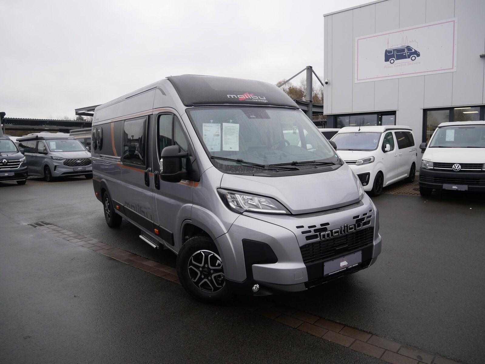 * **Modell 2025**\\* **Motor / Chassis:** Fiat Ducato 2,2 l \\* **Leistung:** 132 kW / 180 PS\\* **Getriebe:** Automatik\\* **zul. Gesamtgewicht:** 3500 kg\\* **Bett(en):** Einzelbetten\\* **Sitzgruppe:** Mittelsitzgruppe\\* **Polster:** London - Stoff...