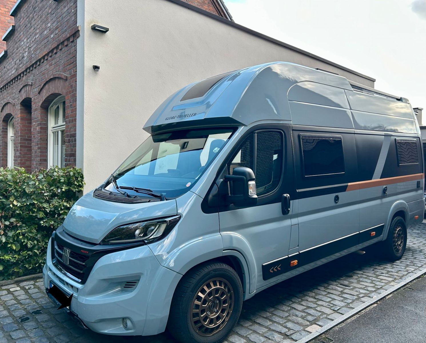 GLOBE-TRAVELLER Voyager X