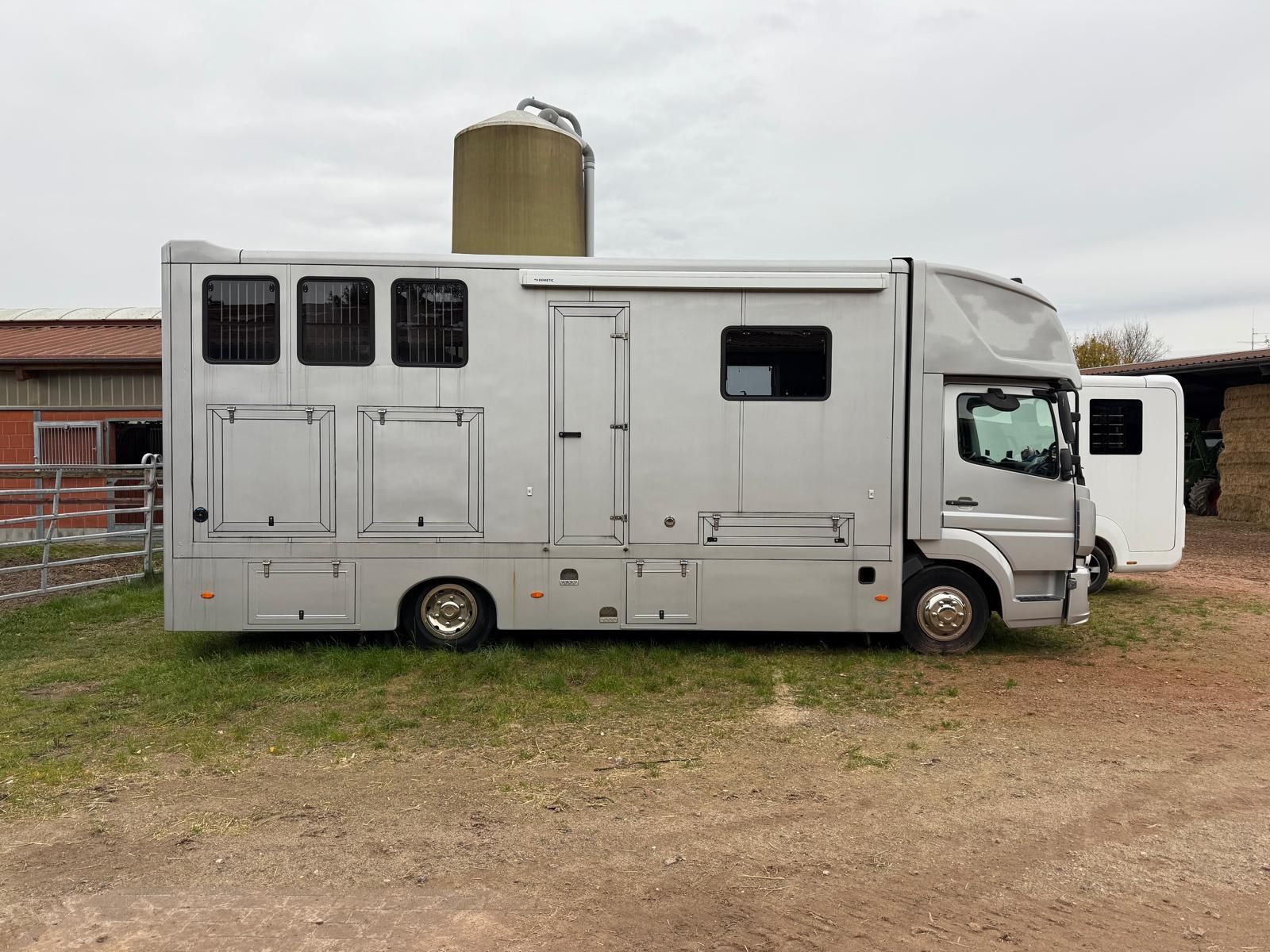 MB Atego Wohnmobil Pferdetransp.