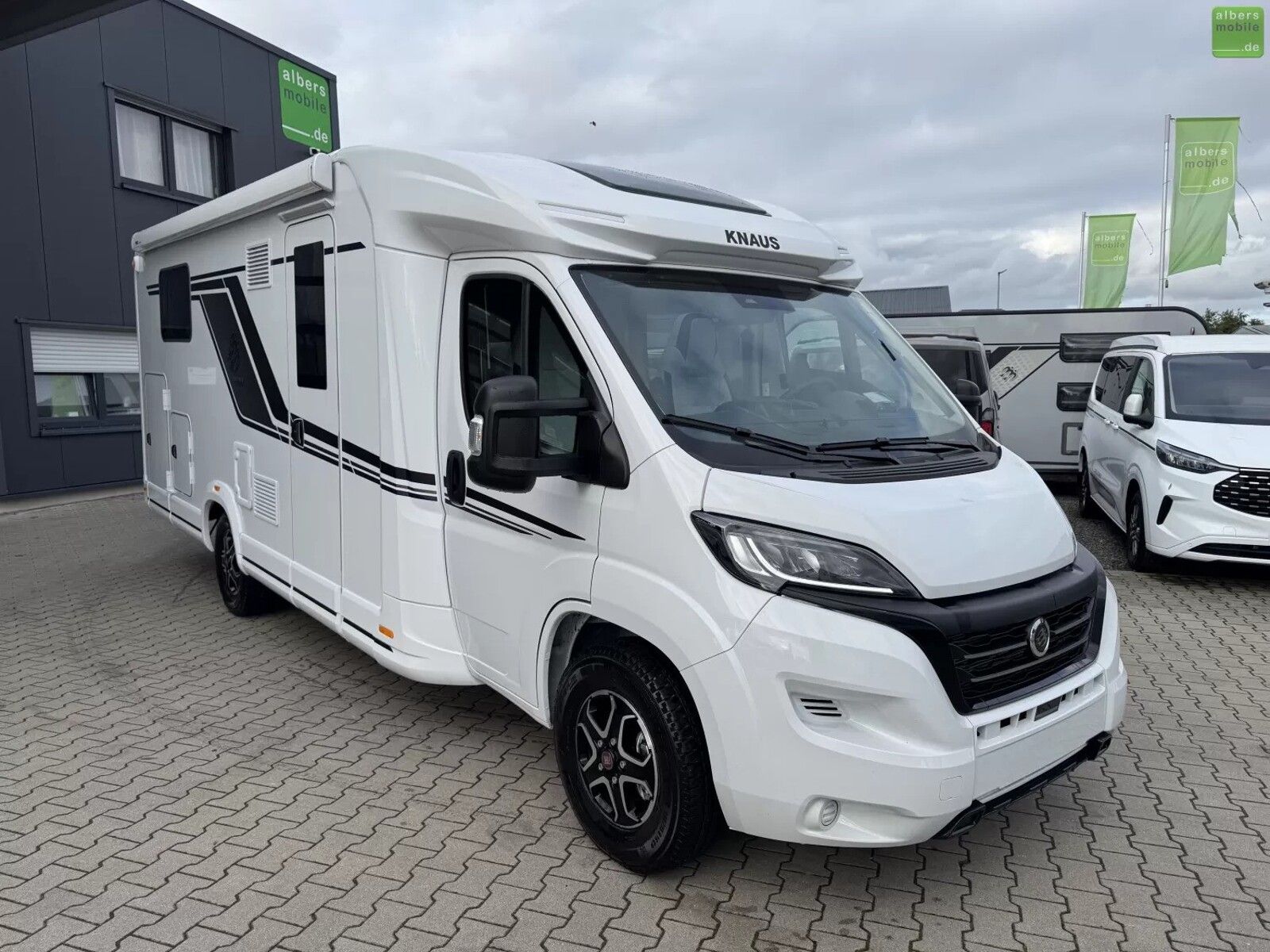 Knaus SKY TI 700 MEG 180PS Auto.
