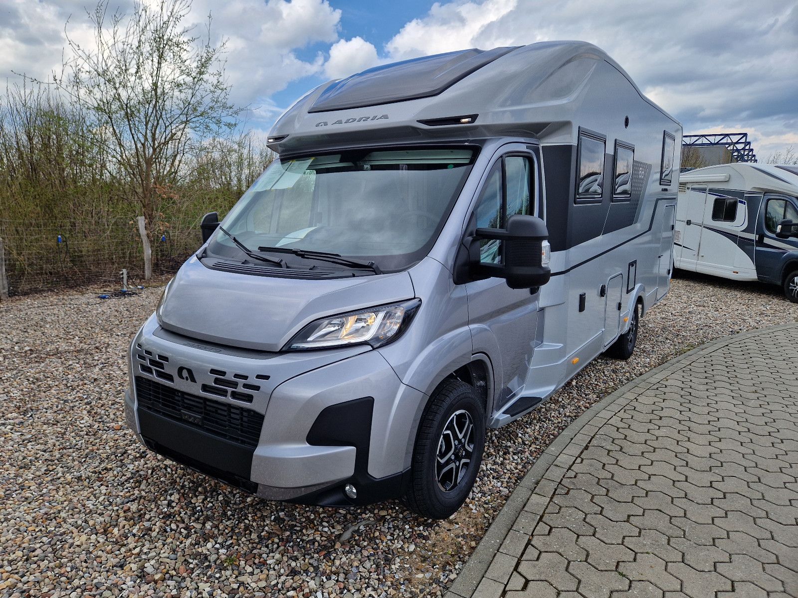 Adria Kastenwagen 60Y 140PS Automatik