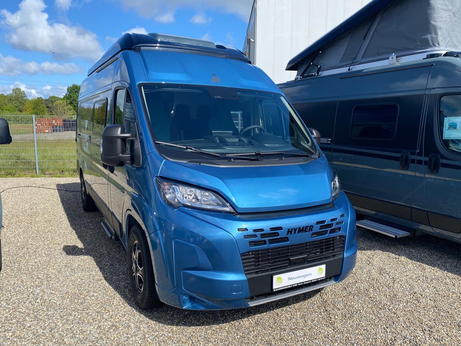 **Modelljahr:** 2027\\**Grundriss:** Querbett\\**Bezüge:** Peru\\**Chassis:** Fiat\\----**SONDERAUSSTATTUNG**\\* Fiat Ducato Maxi 4 t - 2.2 Multijet - 103 KW/140 PS - Euro VI-E - 8-Gang-Automatikgetriebe\\* Maxi Chassis bewusst gewählt aufgrund höherer...
