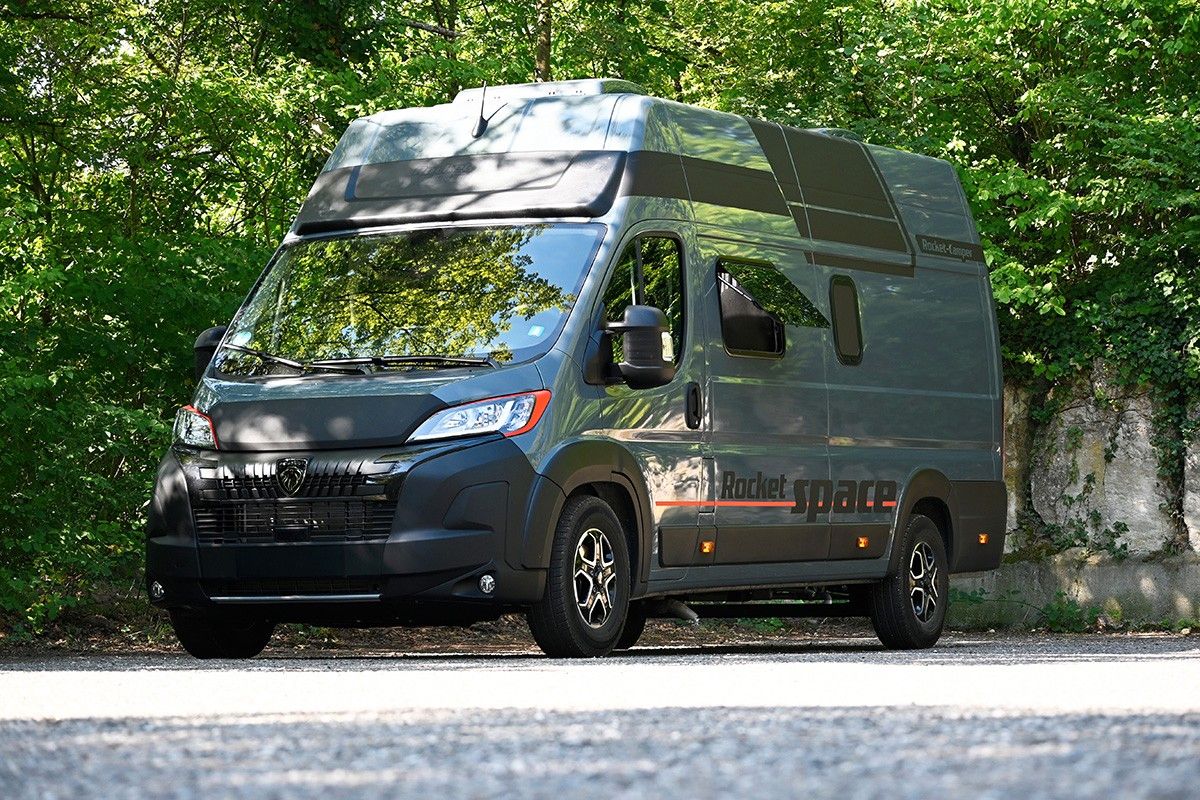 ROCKET SPACE Campervan